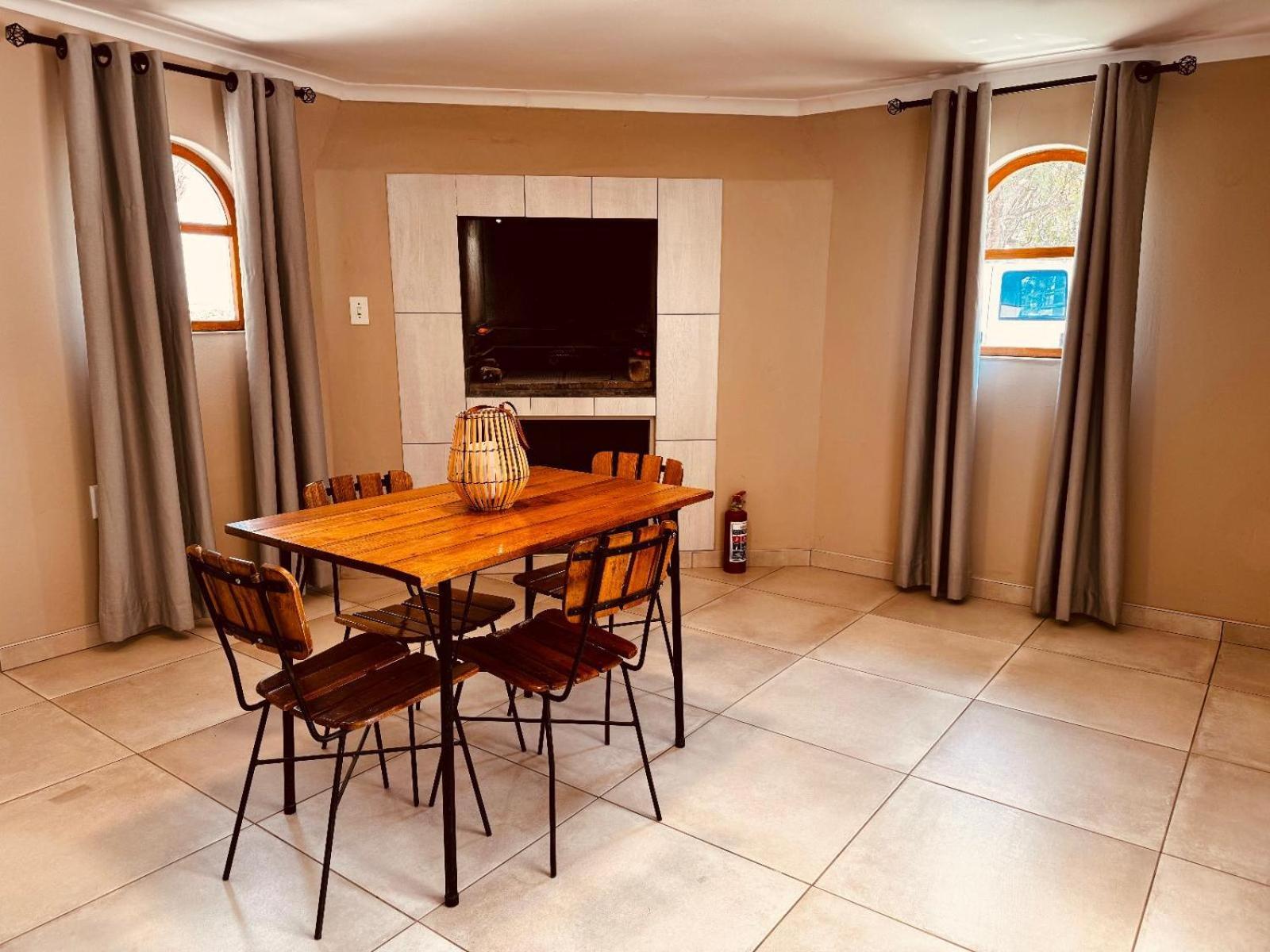 Flying Ostrich Guesthouse & Self-Catering Accommodation مارينتل الغرفة الصورة