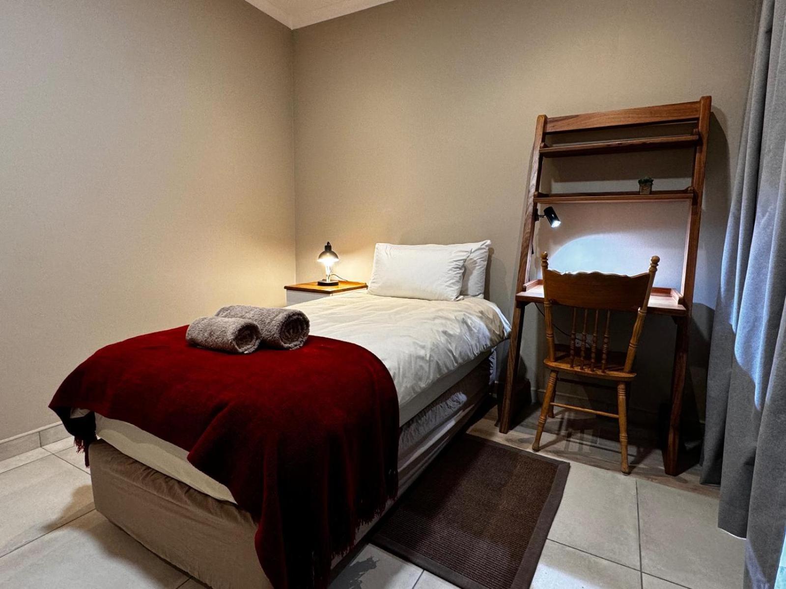 Flying Ostrich Guesthouse & Self-Catering Accommodation مارينتل الغرفة الصورة