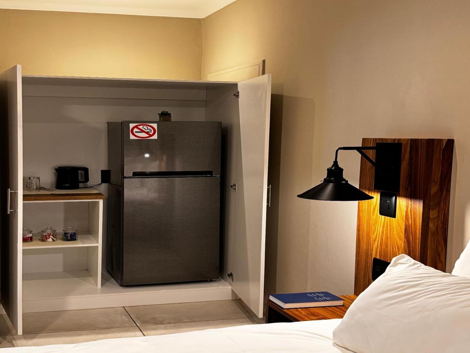 Flying Ostrich Guesthouse & Self-Catering Accommodation مارينتل الغرفة الصورة