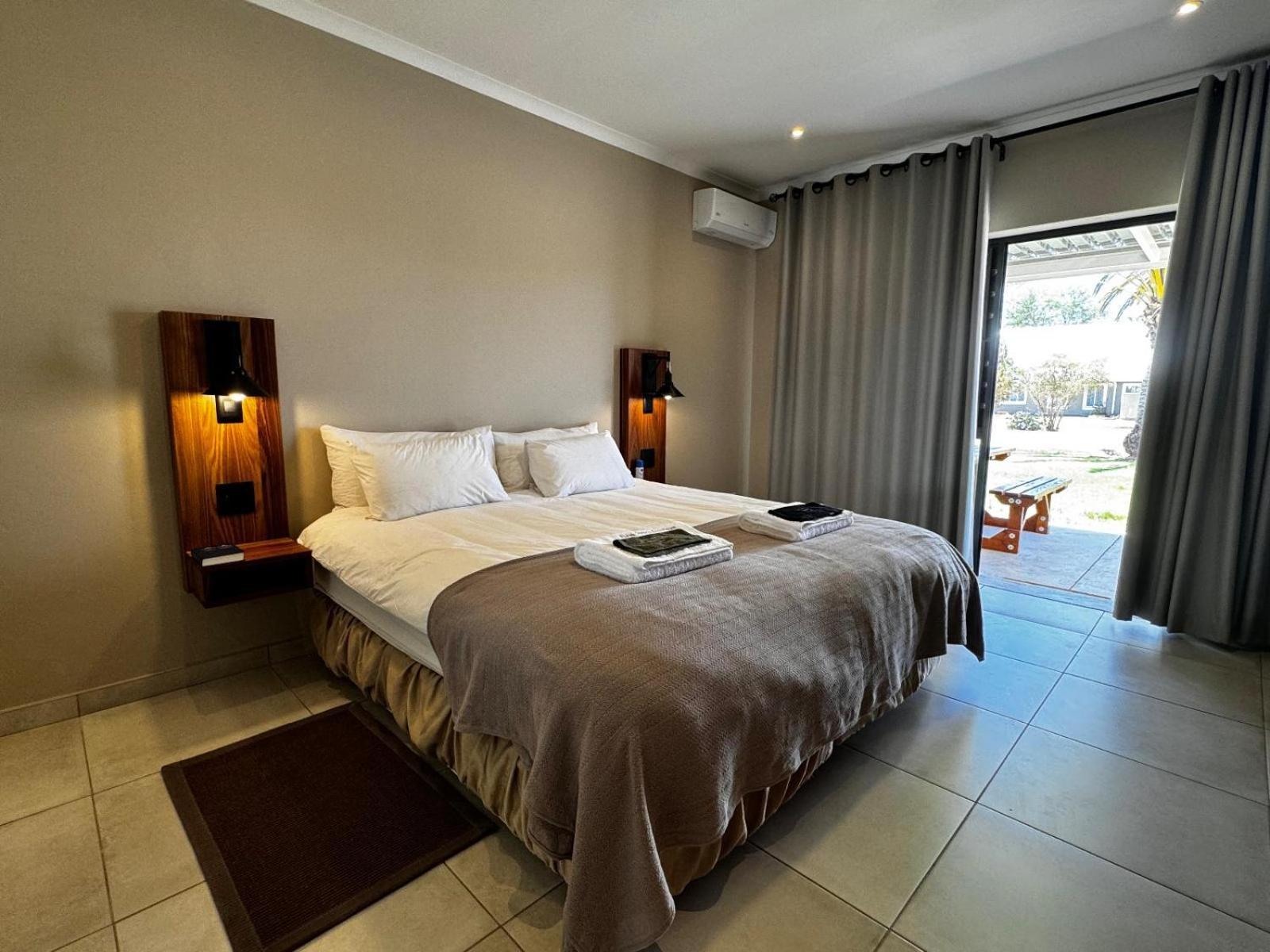 Flying Ostrich Guesthouse & Self-Catering Accommodation مارينتل الغرفة الصورة