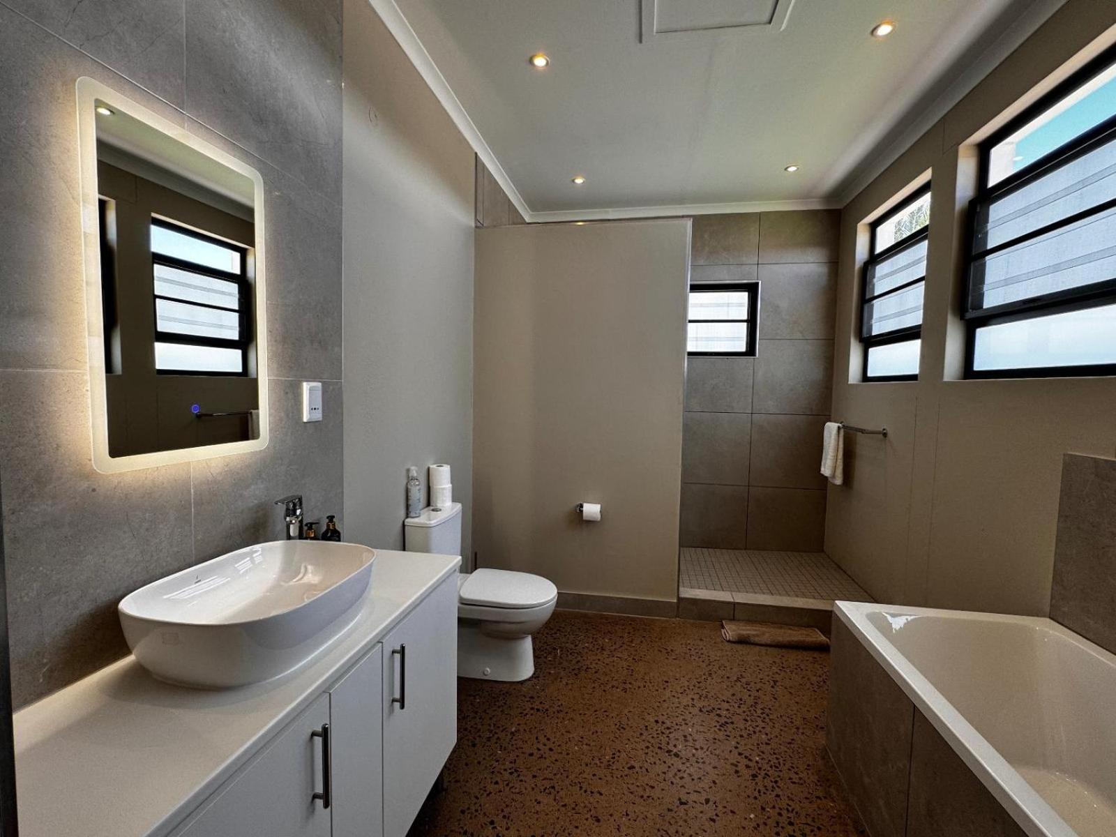 Flying Ostrich Guesthouse & Self-Catering Accommodation مارينتل الغرفة الصورة