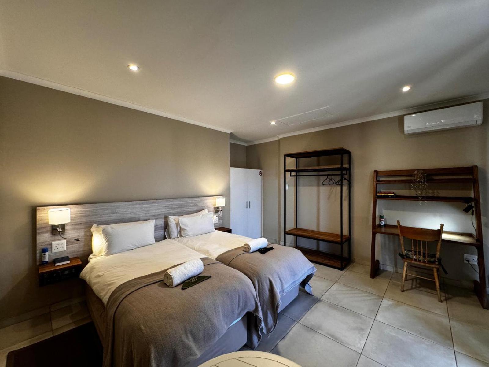 Flying Ostrich Guesthouse & Self-Catering Accommodation مارينتل الغرفة الصورة